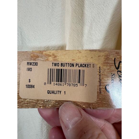 NEW Scully Placket Womens Ivory 100% Cotton Pleated Pullover L/S Work Blouse C21 - Picture 3 of 7